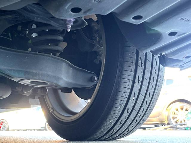 カムリ WSブラックエディション 特別仕様車 JBLサウンドシステム セーフティセンス 純正8インチディスプレイオーディオ バックカメラ 黒革 パワーシート シートヒーター LEDヘッド 純正18インチAW 革巻きステアリング 禁煙車(37枚目)