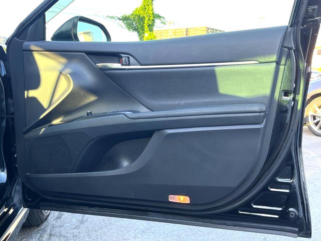 カムリ WSブラックエディション 特別仕様車 JBLサウンドシステム セーフティセンス 純正8インチディスプレイオーディオ バックカメラ 黒革 パワーシート シートヒーター LEDヘッド 純正18インチAW 革巻きステアリング 禁煙車(40枚目)