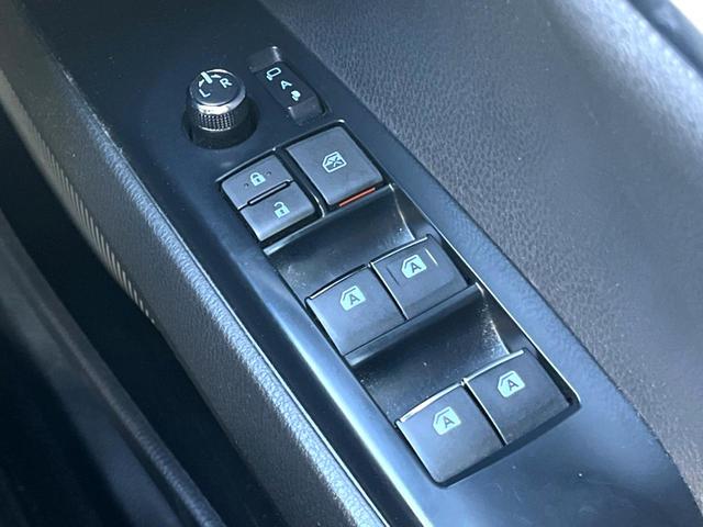 カムリ WSブラックエディション 特別仕様車 JBLサウンドシステム セーフティセンス 純正8インチディスプレイオーディオ バックカメラ 黒革 パワーシート シートヒーター LEDヘッド 純正18インチAW 革巻きステアリング 禁煙車(48枚目)