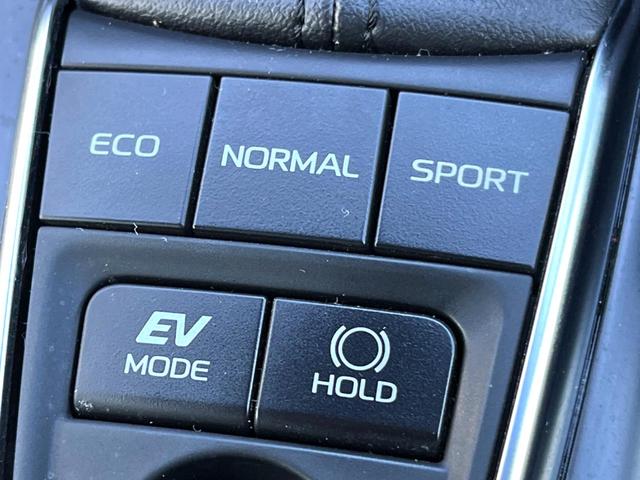 カムリ WSブラックエディション 特別仕様車 JBLサウンドシステム セーフティセンス 純正8インチディスプレイオーディオ バックカメラ 黒革 パワーシート シートヒーター LEDヘッド 純正18インチAW 革巻きステアリング 禁煙車(60枚目)