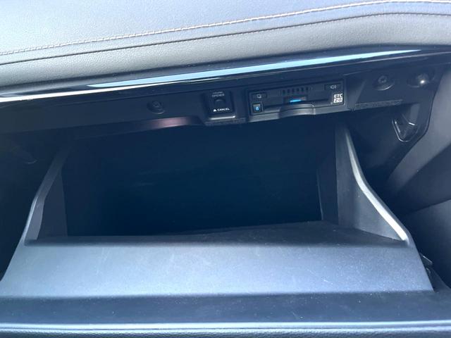 クラウンハイブリッド RSアドバンス レザーシートパッケージ セーフティパッケージプラス セーフティセンス ブラインドスポット 純正ナビ パノラミックビュー メモリー付パワーシート シートベンチレーション 三眼LEDヘッド パドルシフト(70枚目)