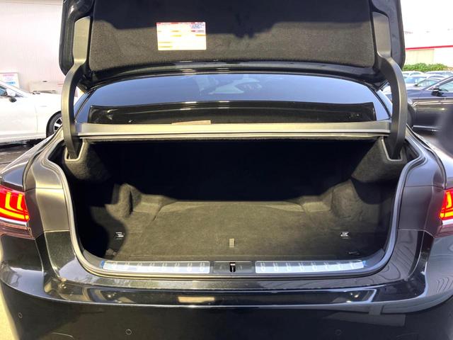 LS LS500h Iパッケージ ムーンルーフ 純正OP20インチAW セーフティシステムプラスA 黒革 パワーシート シートベンチレーション 純正12.3インチナビ パノラミックビュー 革巻きステアリング パドルシフト スマートキー(12枚目)