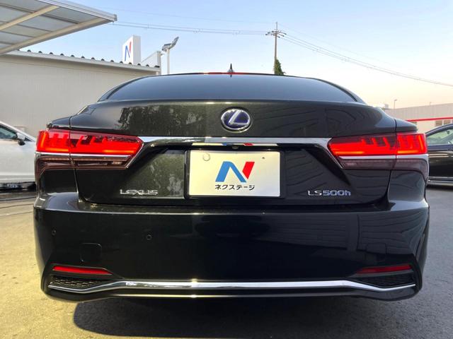 LS LS500h Iパッケージ ムーンルーフ 純正OP20インチAW セーフティシステムプラスA 黒革 パワーシート シートベンチレーション 純正12.3インチナビ パノラミックビュー 革巻きステアリング パドルシフト スマートキー(17枚目)