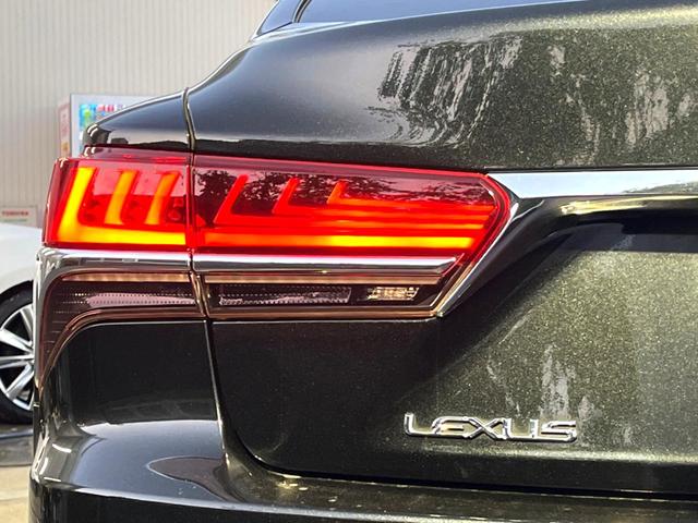 LS LS500h Iパッケージ ムーンルーフ 純正OP20インチAW セーフティシステムプラスA 黒革 パワーシート シートベンチレーション 純正12.3インチナビ パノラミックビュー 革巻きステアリング パドルシフト スマートキー(32枚目)