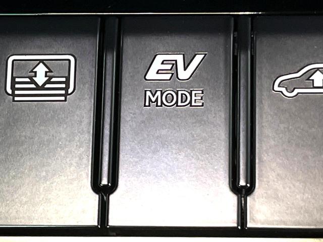 LS LS500h Iパッケージ ムーンルーフ 純正OP20インチAW セーフティシステムプラスA 黒革 パワーシート シートベンチレーション 純正12.3インチナビ パノラミックビュー 革巻きステアリング パドルシフト スマートキー(62枚目)