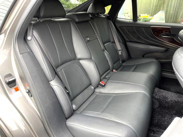 LS LS500 Iパッケージ ムーンルーフ セーフティシステムプラスA 黒革シート 純正12.3インチナビ パノラミックビュー パワーシート シートベンチレーション シートヒーター 純正19インチAW 革巻きステアリング 禁煙車(9枚目)