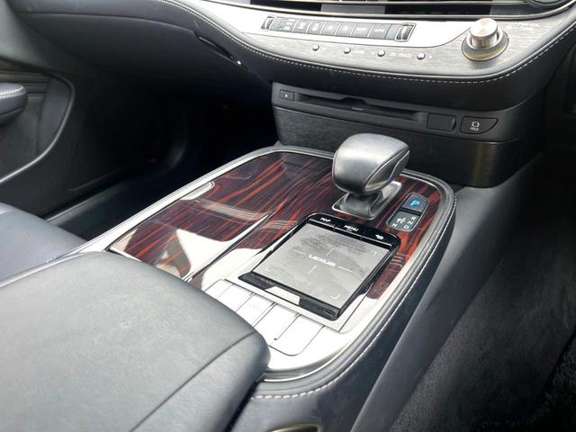 LS LS500 Iパッケージ ムーンルーフ セーフティシステムプラスA 黒革シート 純正12.3インチナビ パノラミックビュー パワーシート シートベンチレーション シートヒーター 純正19インチAW 革巻きステアリング 禁煙車(75枚目)