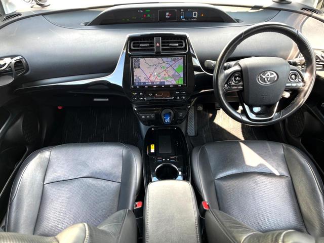 プリウス Aプレミアム 後期 モデリスタエアロ ムーンルーフ セーフティセンス 純正ナビ バックカメラ 黒革 ブラインドスポット LEDヘッド レーダークルーズ 純正15インチAW シートベンチレーション 革巻きステアリング(2枚目)