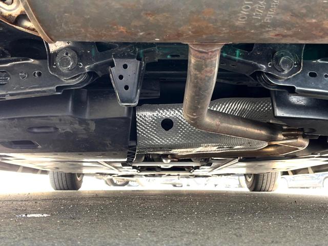 プリウス Aプレミアム 後期 モデリスタエアロ ムーンルーフ セーフティセンス 純正ナビ バックカメラ 黒革 ブラインドスポット LEDヘッド レーダークルーズ 純正15インチAW シートベンチレーション 革巻きステアリング(20枚目)