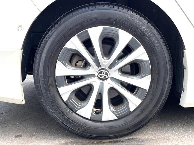 プリウス Aプレミアム 後期 モデリスタエアロ ムーンルーフ セーフティセンス 純正ナビ バックカメラ 黒革 ブラインドスポット LEDヘッド レーダークルーズ 純正15インチAW シートベンチレーション 革巻きステアリング(23枚目)