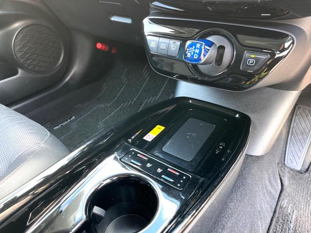 プリウス Aプレミアム 後期 モデリスタエアロ ムーンルーフ セーフティセンス 純正ナビ バックカメラ 黒革 ブラインドスポット LEDヘッド レーダークルーズ 純正15インチAW シートベンチレーション 革巻きステアリング(56枚目)