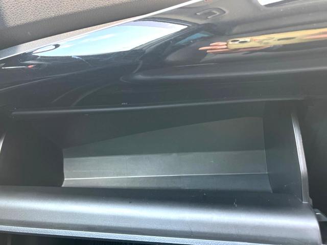 プリウス Aプレミアム 後期 モデリスタエアロ ムーンルーフ セーフティセンス 純正ナビ バックカメラ 黒革 ブラインドスポット LEDヘッド レーダークルーズ 純正15インチAW シートベンチレーション 革巻きステアリング(61枚目)