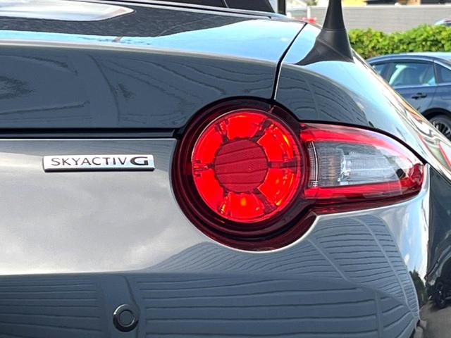 ロードスター Sレザーパッケージ ホワイトセレクション MT BOSE マツダコネクト バックカメラ 白革 セーフティパッケージ ブラインドスポット シートヒーター LEDヘッド スマートシティーブレーキサポート 純正16インチアルミ 革巻きステアリング(32枚目)