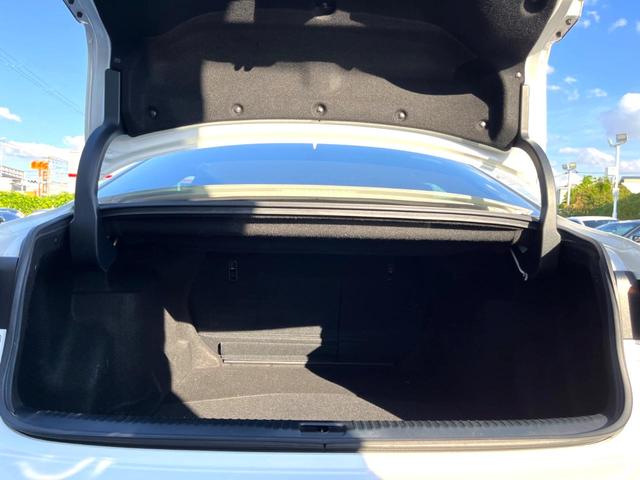 IS IS300 バージョンL クリアランスソナー セミアニリン革 メモリー付パワーシート シートベンチレーション セーフティシステムプラス フルLEDヘッド 純正10.3インチナビ バックカメラ 純正17インチAW パドルシフト(11枚目)