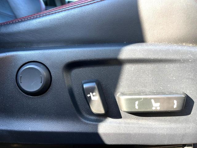 IS IS300 バージョンL クリアランスソナー セミアニリン革 メモリー付パワーシート シートベンチレーション セーフティシステムプラス フルLEDヘッド 純正10.3インチナビ バックカメラ 純正17インチAW パドルシフト(24枚目)