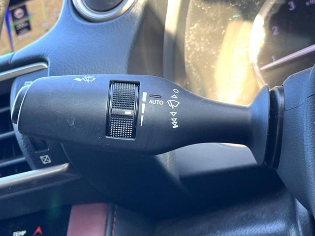 IS IS300 バージョンL クリアランスソナー セミアニリン革 メモリー付パワーシート シートベンチレーション セーフティシステムプラス フルLEDヘッド 純正10.3インチナビ バックカメラ 純正17インチAW パドルシフト(31枚目)