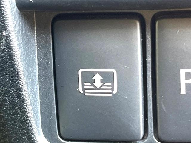 IS IS300 バージョンL クリアランスソナー セミアニリン革 メモリー付パワーシート シートベンチレーション セーフティシステムプラス フルLEDヘッド 純正10.3インチナビ バックカメラ 純正17インチAW パドルシフト(52枚目)