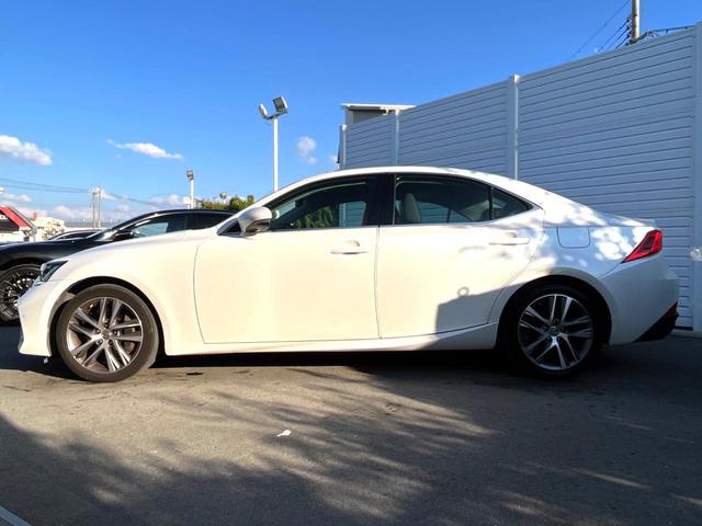 IS IS300 バージョンL クリアランスソナー セミアニリン革 メモリー付パワーシート シートベンチレーション セーフティシステムプラス フルLEDヘッド 純正10.3インチナビ バックカメラ 純正17インチAW パドルシフト(61枚目)