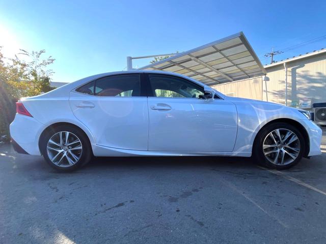 IS IS300 バージョンL クリアランスソナー セミアニリン革 メモリー付パワーシート シートベンチレーション セーフティシステムプラス フルLEDヘッド 純正10.3インチナビ バックカメラ 純正17インチAW パドルシフト(64枚目)