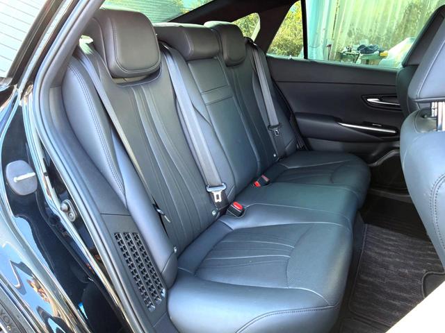 クラウンハイブリッド G Four 後期 セーフティパッケージプラス セーフティセンス 純正12.3インチナビ パノラミックビュー 黒革 ブラインドスポット 三眼LEDヘッド 純正18インチAW メモリー付パワーシート シートヒーター(11枚目)