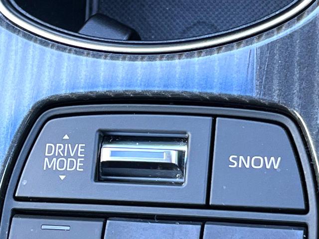 クラウンハイブリッド G Four 後期 セーフティパッケージプラス セーフティセンス 純正12.3インチナビ パノラミックビュー 黒革 ブラインドスポット 三眼LEDヘッド 純正18インチAW メモリー付パワーシート シートヒーター(63枚目)