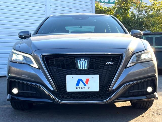 クラウンハイブリッド ＲＳ　Ｆｏｕｒ　リミテッドＩＩ　後期　セーフティセンス　純正１２．３インチナビ　バックカメラ　黒革　ブラインドスポット　三眼ＬＥＤヘッド　パワーシート　シートベンチレーション　純正１８インチＡＷ　革巻きステアリング　スマートキー（14枚目）