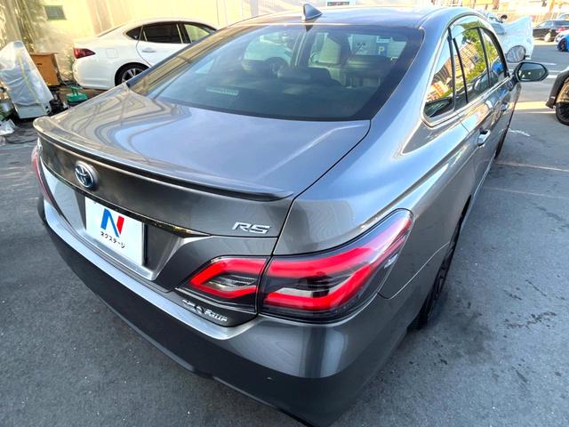 クラウンハイブリッド ＲＳ　Ｆｏｕｒ　リミテッドＩＩ　後期　セーフティセンス　純正１２．３インチナビ　バックカメラ　黒革　ブラインドスポット　三眼ＬＥＤヘッド　パワーシート　シートベンチレーション　純正１８インチＡＷ　革巻きステアリング　スマートキー（17枚目）