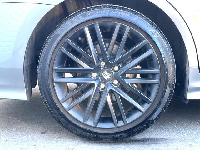 クラウンハイブリッド ＲＳ　Ｆｏｕｒ　リミテッドＩＩ　後期　セーフティセンス　純正１２．３インチナビ　バックカメラ　黒革　ブラインドスポット　三眼ＬＥＤヘッド　パワーシート　シートベンチレーション　純正１８インチＡＷ　革巻きステアリング　スマートキー（22枚目）