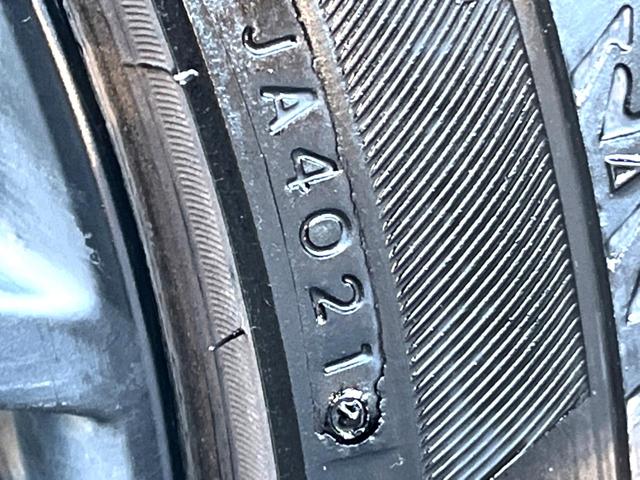 クラウンハイブリッド ＲＳ　Ｆｏｕｒ　リミテッドＩＩ　後期　セーフティセンス　純正１２．３インチナビ　バックカメラ　黒革　ブラインドスポット　三眼ＬＥＤヘッド　パワーシート　シートベンチレーション　純正１８インチＡＷ　革巻きステアリング　スマートキー（23枚目）