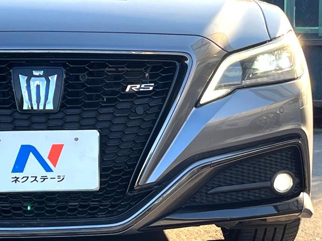 クラウンハイブリッド ＲＳ　Ｆｏｕｒ　リミテッドＩＩ　後期　セーフティセンス　純正１２．３インチナビ　バックカメラ　黒革　ブラインドスポット　三眼ＬＥＤヘッド　パワーシート　シートベンチレーション　純正１８インチＡＷ　革巻きステアリング　スマートキー（26枚目）
