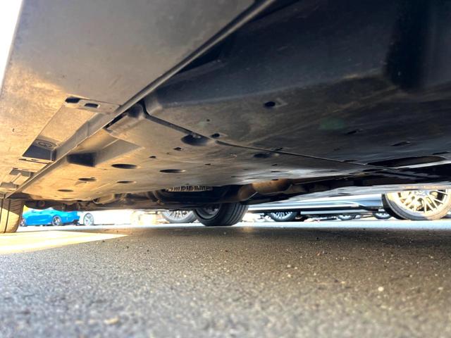 クラウンハイブリッド ＲＳ　Ｆｏｕｒ　リミテッドＩＩ　後期　セーフティセンス　純正１２．３インチナビ　バックカメラ　黒革　ブラインドスポット　三眼ＬＥＤヘッド　パワーシート　シートベンチレーション　純正１８インチＡＷ　革巻きステアリング　スマートキー（29枚目）