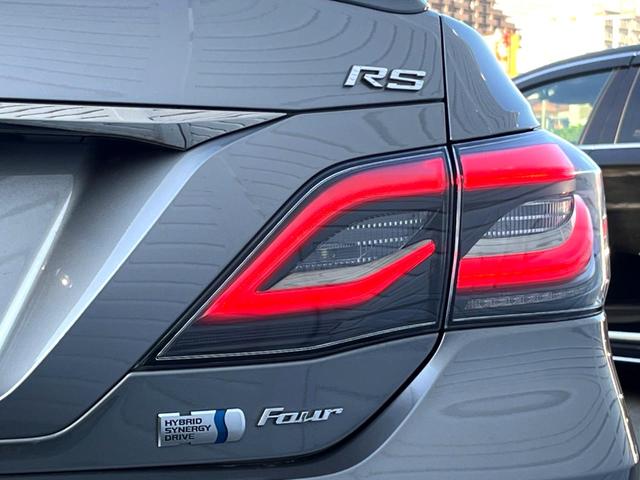 クラウンハイブリッド ＲＳ　Ｆｏｕｒ　リミテッドＩＩ　後期　セーフティセンス　純正１２．３インチナビ　バックカメラ　黒革　ブラインドスポット　三眼ＬＥＤヘッド　パワーシート　シートベンチレーション　純正１８インチＡＷ　革巻きステアリング　スマートキー（32枚目）