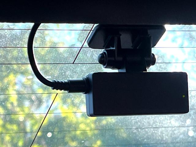 クラウンハイブリッド ＲＳ　Ｆｏｕｒ　リミテッドＩＩ　後期　セーフティセンス　純正１２．３インチナビ　バックカメラ　黒革　ブラインドスポット　三眼ＬＥＤヘッド　パワーシート　シートベンチレーション　純正１８インチＡＷ　革巻きステアリング　スマートキー（43枚目）