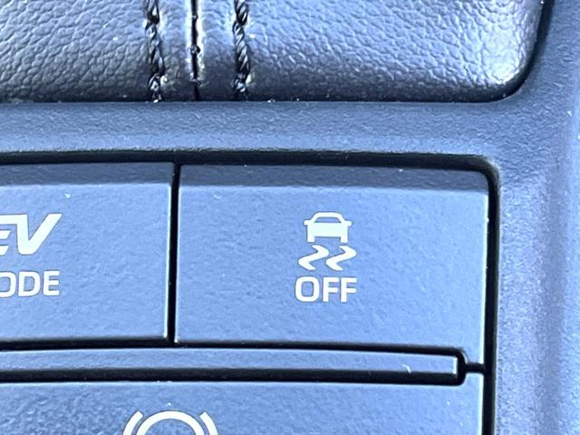 クラウンハイブリッド ＲＳ　Ｆｏｕｒ　リミテッドＩＩ　後期　セーフティセンス　純正１２．３インチナビ　バックカメラ　黒革　ブラインドスポット　三眼ＬＥＤヘッド　パワーシート　シートベンチレーション　純正１８インチＡＷ　革巻きステアリング　スマートキー（47枚目）