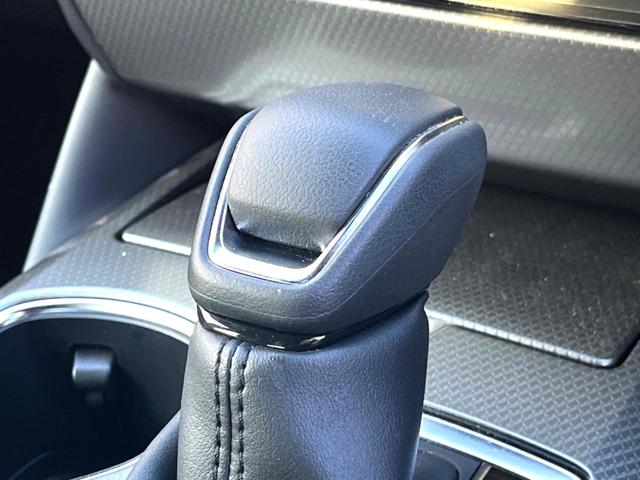 クラウンハイブリッド ＲＳ　Ｆｏｕｒ　リミテッドＩＩ　後期　セーフティセンス　純正１２．３インチナビ　バックカメラ　黒革　ブラインドスポット　三眼ＬＥＤヘッド　パワーシート　シートベンチレーション　純正１８インチＡＷ　革巻きステアリング　スマートキー（57枚目）