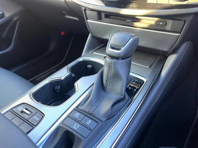 クラウンハイブリッド ＲＳ　Ｆｏｕｒ　リミテッドＩＩ　後期　セーフティセンス　純正１２．３インチナビ　バックカメラ　黒革　ブラインドスポット　三眼ＬＥＤヘッド　パワーシート　シートベンチレーション　純正１８インチＡＷ　革巻きステアリング　スマートキー（58枚目）