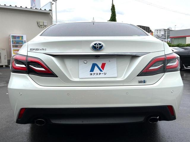 クラウンハイブリッド Ｓ　Ｃパッケージ　純正ナビ　バックカメラ　セーフティセンス　ブラインドスポット　パワーシート　シートヒーター　カラーヘッドアップディスプレイ　ＬＥＤヘッド　純正１７インチＡＷ　レーダークルーズコントロール　パドルシフト（17枚目）