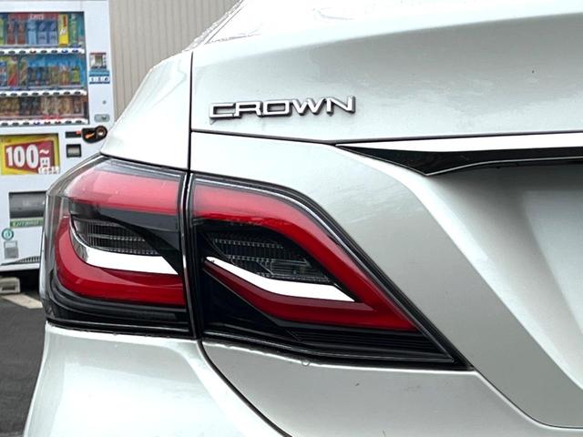 クラウンハイブリッド Ｓ　Ｃパッケージ　純正ナビ　バックカメラ　セーフティセンス　ブラインドスポット　パワーシート　シートヒーター　カラーヘッドアップディスプレイ　ＬＥＤヘッド　純正１７インチＡＷ　レーダークルーズコントロール　パドルシフト（31枚目）