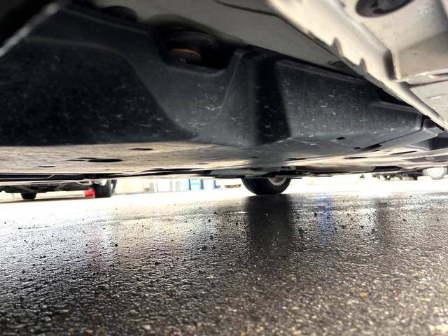 クラウンハイブリッド Ｓ　Ｃパッケージ　純正ナビ　バックカメラ　セーフティセンス　ブラインドスポット　パワーシート　シートヒーター　カラーヘッドアップディスプレイ　ＬＥＤヘッド　純正１７インチＡＷ　レーダークルーズコントロール　パドルシフト（34枚目）