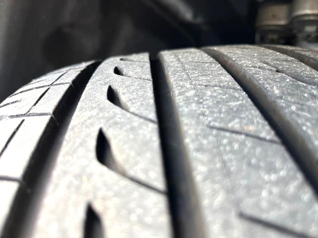 クラウンハイブリッド ＲＳアドバンス　モデリスタエアロキット　ムーンルーフ　セーフティセンス　ブラインドスポット　三眼ＬＥＤヘッド　純正ＳＤナビ　バックカメラ　ハーフレザー　メモリー付パワーシート　純正１８インチＡＷ　ステアリングヒーター（27枚目）