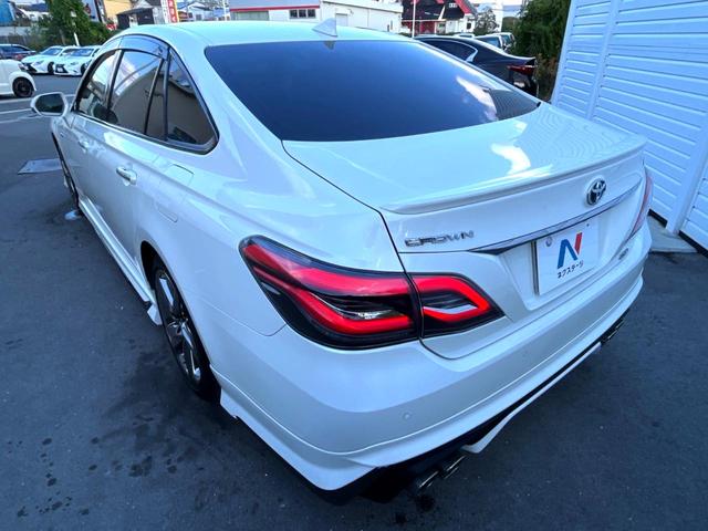 クラウンハイブリッド ＲＳアドバンス　モデリスタエアロキット　ムーンルーフ　セーフティセンス　ブラインドスポット　三眼ＬＥＤヘッド　純正ＳＤナビ　バックカメラ　ハーフレザー　メモリー付パワーシート　純正１８インチＡＷ　ステアリングヒーター（35枚目）