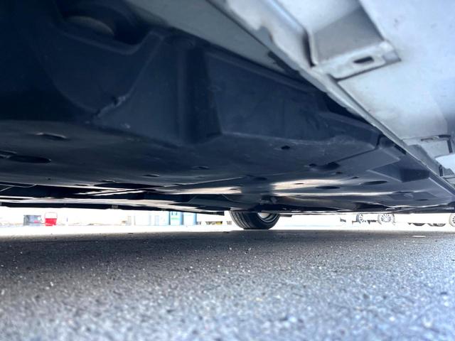 クラウンハイブリッド ＲＳアドバンス　モデリスタエアロキット　ムーンルーフ　セーフティセンス　ブラインドスポット　三眼ＬＥＤヘッド　純正ＳＤナビ　バックカメラ　ハーフレザー　メモリー付パワーシート　純正１８インチＡＷ　ステアリングヒーター（40枚目）