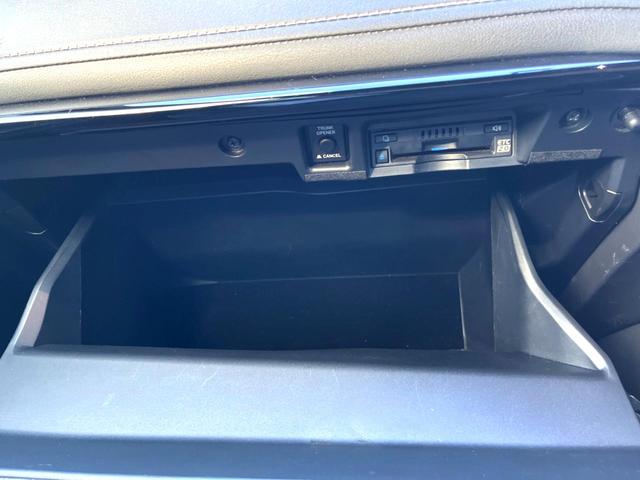 クラウンハイブリッド ＲＳアドバンス　モデリスタエアロキット　ムーンルーフ　セーフティセンス　ブラインドスポット　三眼ＬＥＤヘッド　純正ＳＤナビ　バックカメラ　ハーフレザー　メモリー付パワーシート　純正１８インチＡＷ　ステアリングヒーター（63枚目）