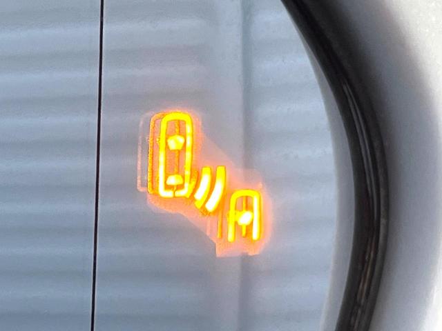 クラウン ＲＳ　後期　ＴＲＤエアロパーツセット　セーフティパッケージプラス　セーフティセンス　純正１２．３インチナビ　パノラミックビュー　ブラインドスポット　ハーフレザー　パワーシート　シートヒーター　ＥＴＣ　禁煙車（8枚目）