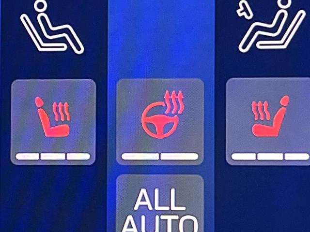 クラウン ＲＳ　後期　ＴＲＤエアロパーツセット　セーフティパッケージプラス　セーフティセンス　純正１２．３インチナビ　パノラミックビュー　ブラインドスポット　ハーフレザー　パワーシート　シートヒーター　ＥＴＣ　禁煙車（10枚目）