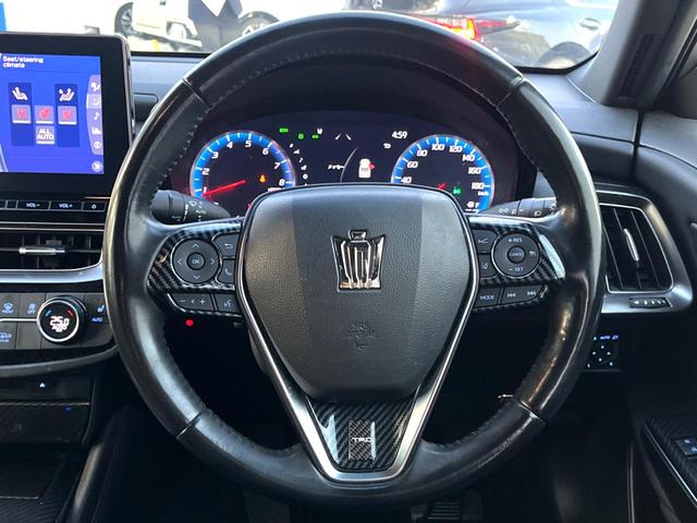 クラウン ＲＳ　後期　ＴＲＤエアロパーツセット　セーフティパッケージプラス　セーフティセンス　純正１２．３インチナビ　パノラミックビュー　ブラインドスポット　ハーフレザー　パワーシート　シートヒーター　ＥＴＣ　禁煙車（14枚目）