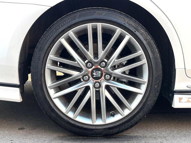 クラウン ＲＳ　後期　ＴＲＤエアロパーツセット　セーフティパッケージプラス　セーフティセンス　純正１２．３インチナビ　パノラミックビュー　ブラインドスポット　ハーフレザー　パワーシート　シートヒーター　ＥＴＣ　禁煙車（25枚目）