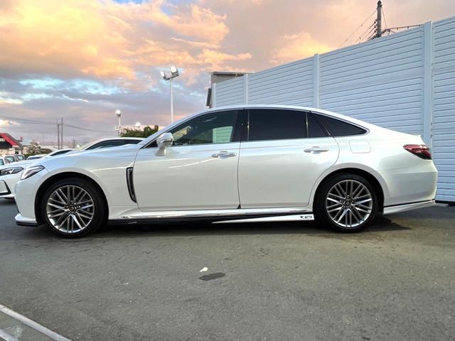 クラウン ＲＳ　後期　ＴＲＤエアロパーツセット　セーフティパッケージプラス　セーフティセンス　純正１２．３インチナビ　パノラミックビュー　ブラインドスポット　ハーフレザー　パワーシート　シートヒーター　ＥＴＣ　禁煙車（30枚目）