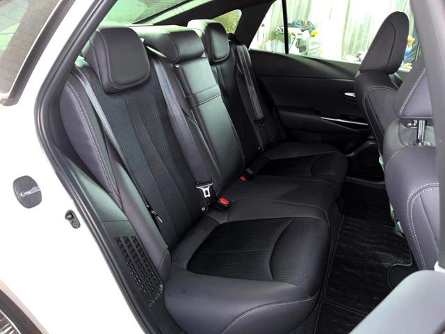 後部座席も気になるようなキズ・汚れやへたり等、大きなダメージはなく、良好な状態です。