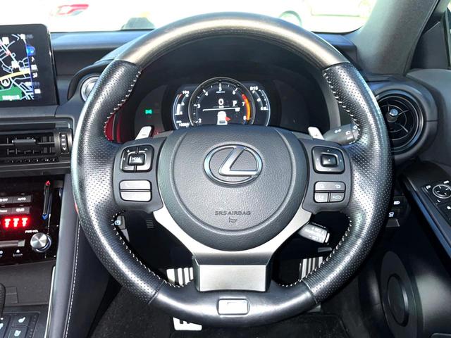 IS IS350 FスポーツモードブラックIII 後期 ムーンルーフ 純正10.3インチナビ パノラミックビュー オレンジブレーキキャリパー 三眼LEDヘッド 純正19インチBBS製AW セーフティシステムプラス ブラインドスポット レーダークルーズ(14枚目)